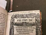 Candelabri typici in Mosis tabernaculo iussu divino expressi Brevis ac dilucida interpretatio by Kathleen M. Comerford